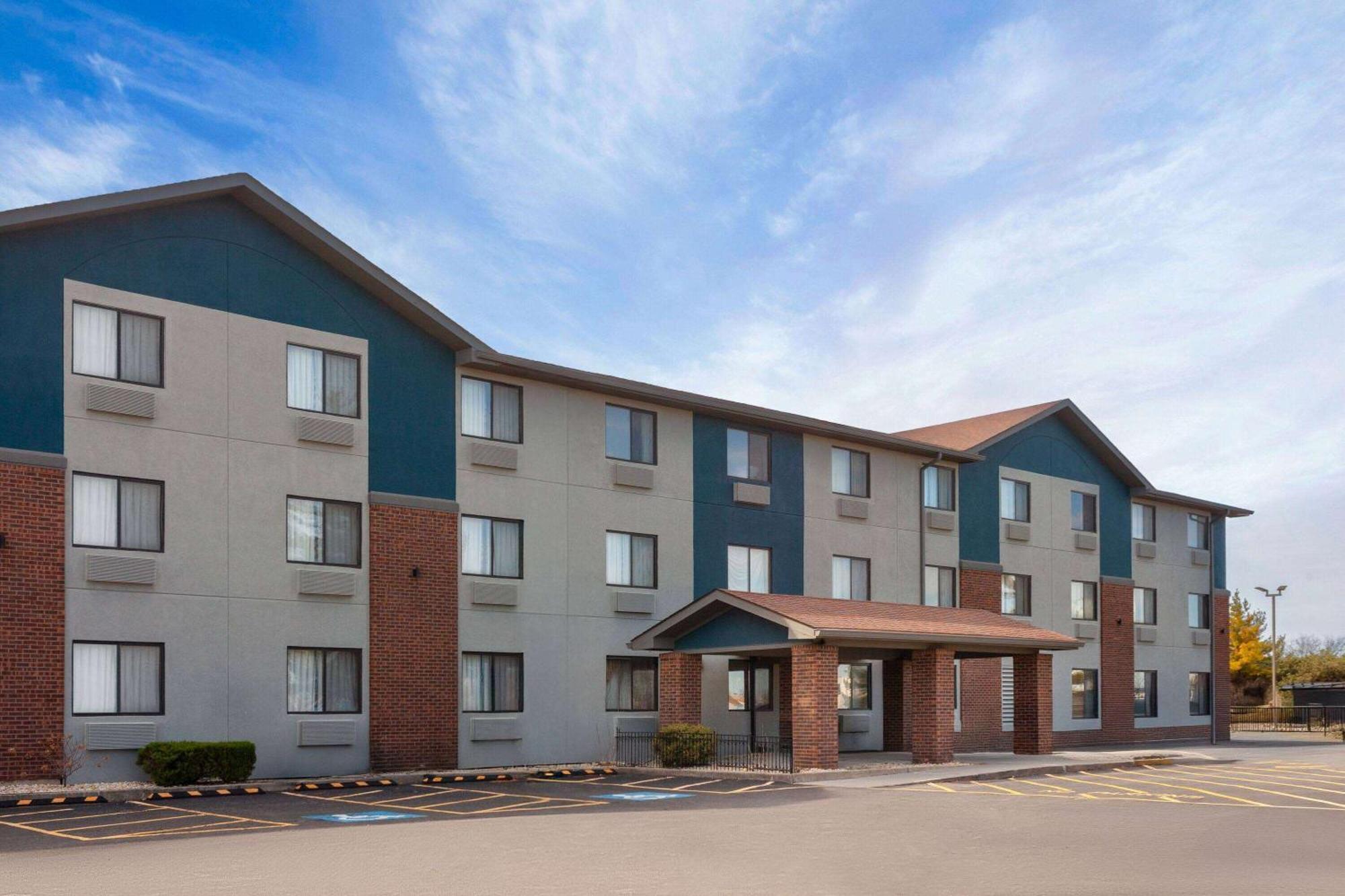 Super 8 By Wyndham Romeoville Bolingbrook Exteriér fotografie