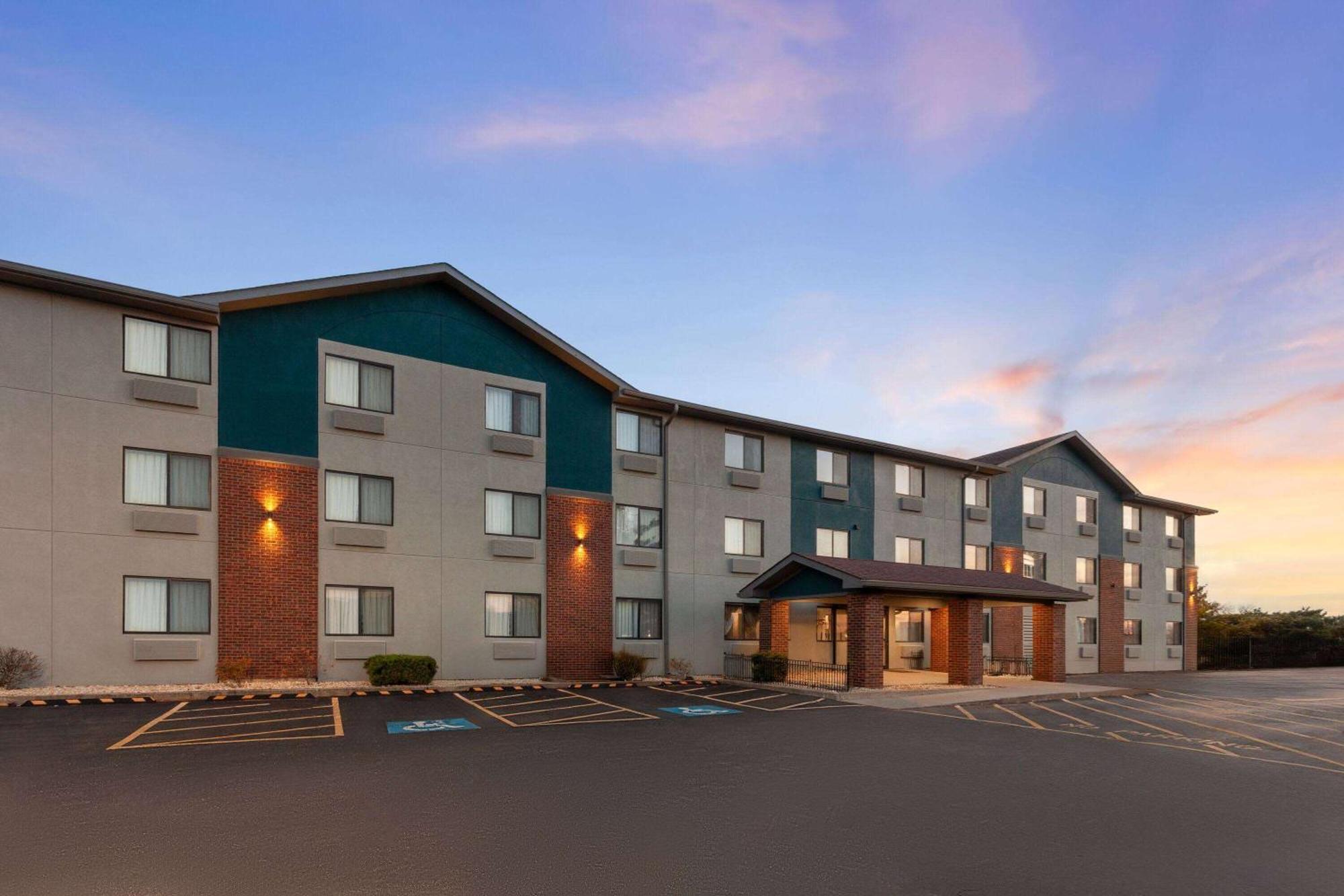 Super 8 By Wyndham Romeoville Bolingbrook Exteriér fotografie